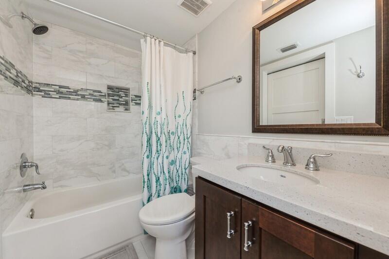 2815 N Clearbrook Circle