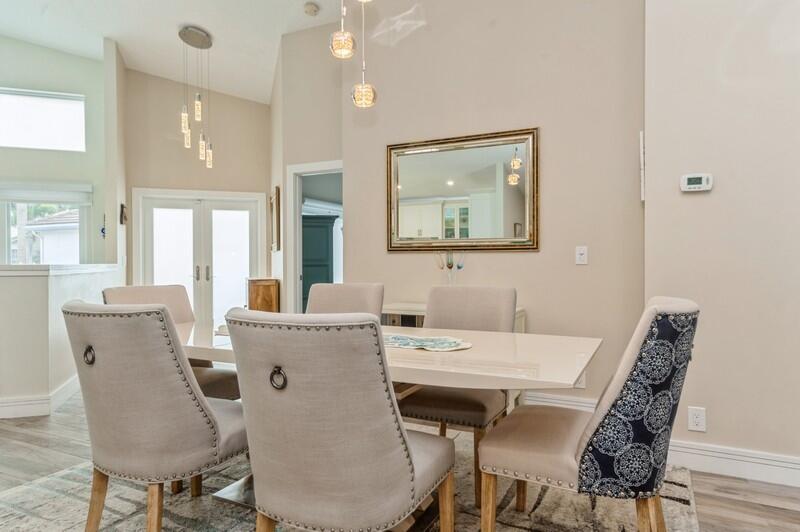 2815 N Clearbrook Circle