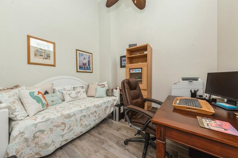 2815 N Clearbrook Circle