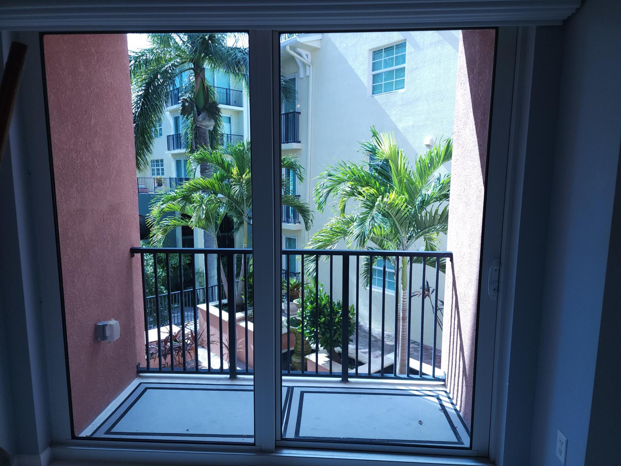 225 NE 1st Street 303