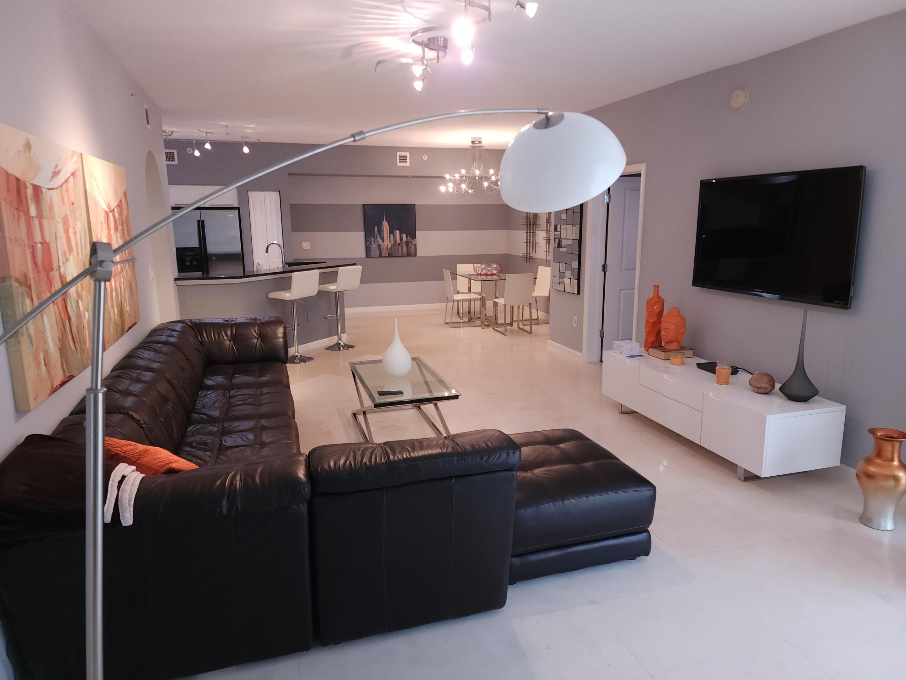 225 NE 1st Street 303