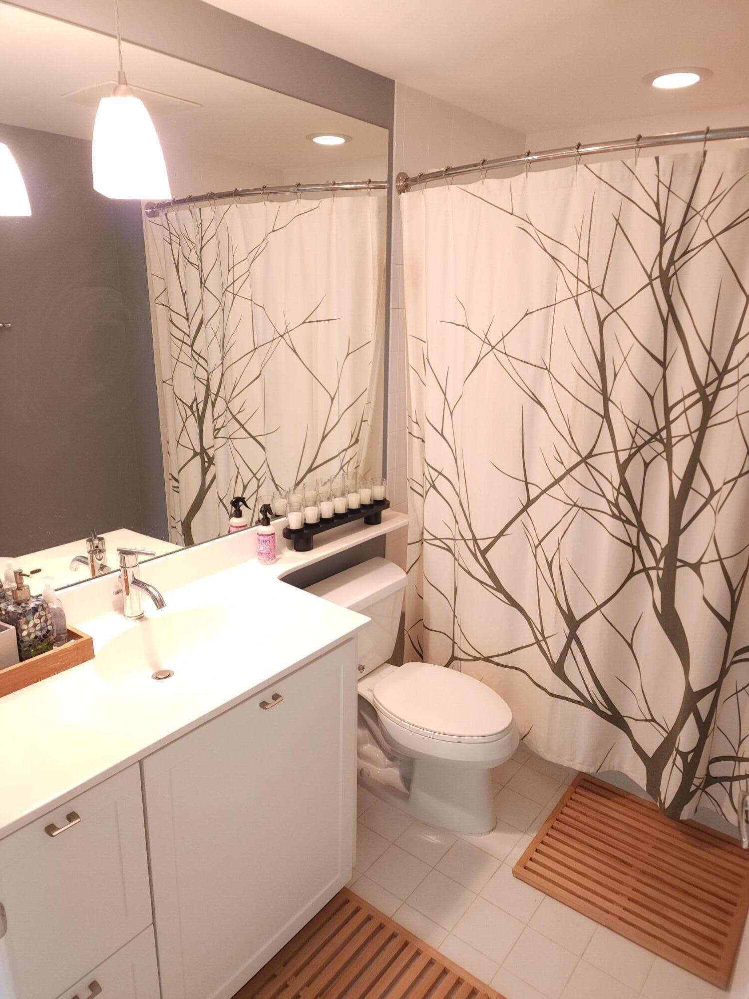 225 NE 1st Street 303