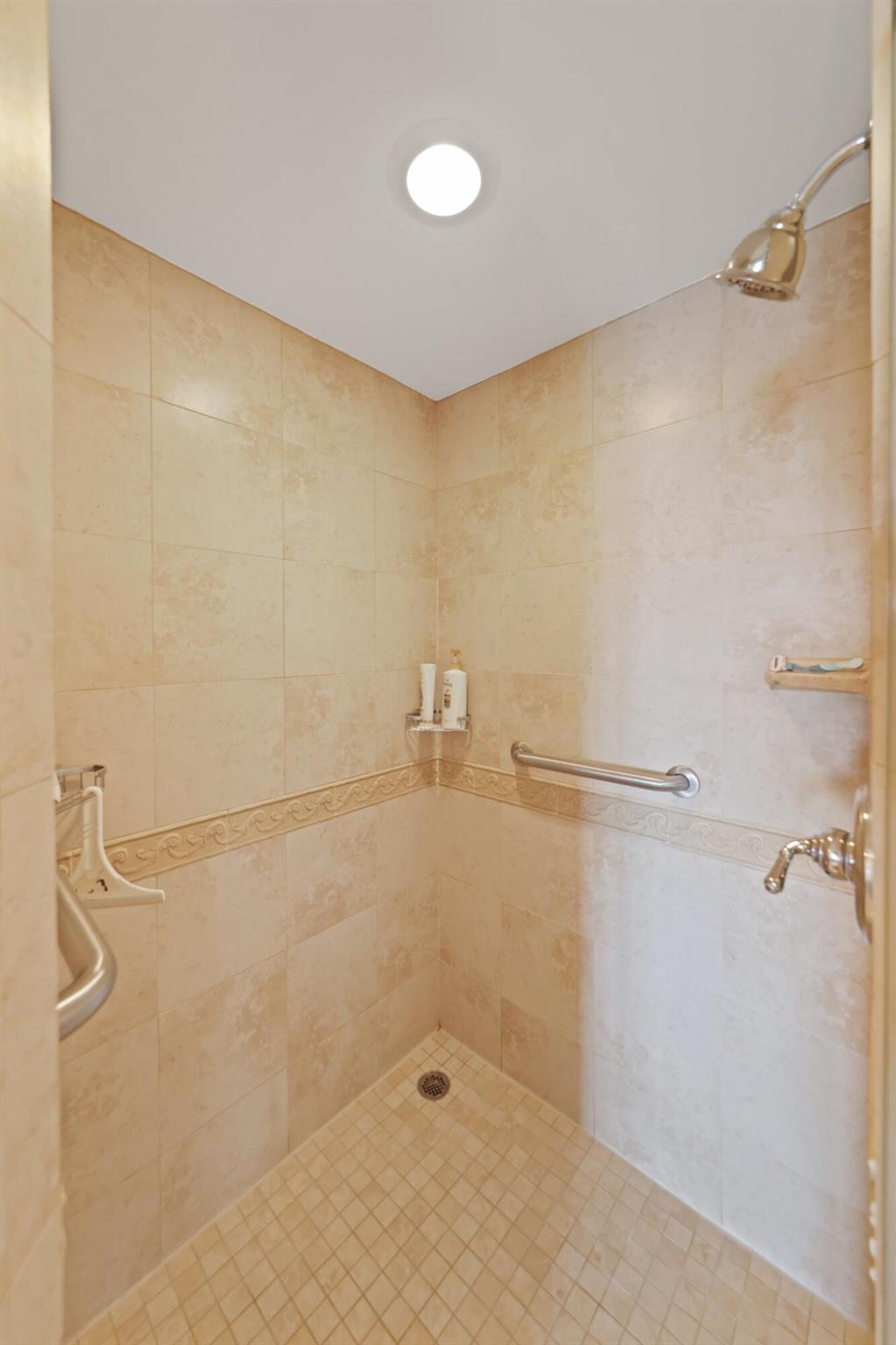 100 Macfarlane Drive 3d