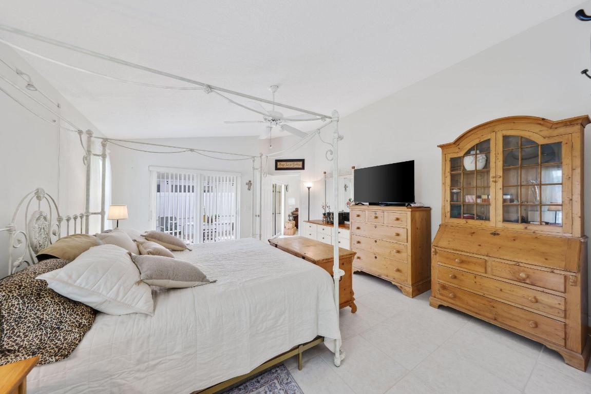 1071 Delray Lakes Drive