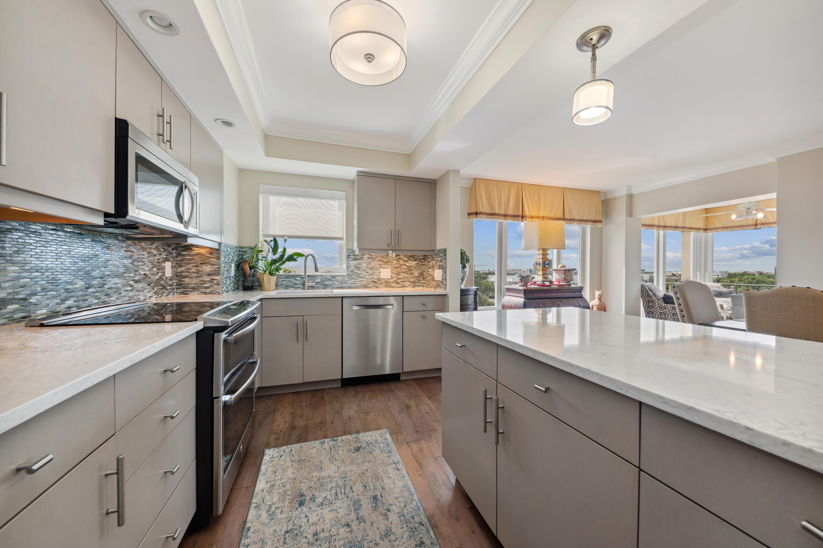 555 SE 6th Avenue 7h
