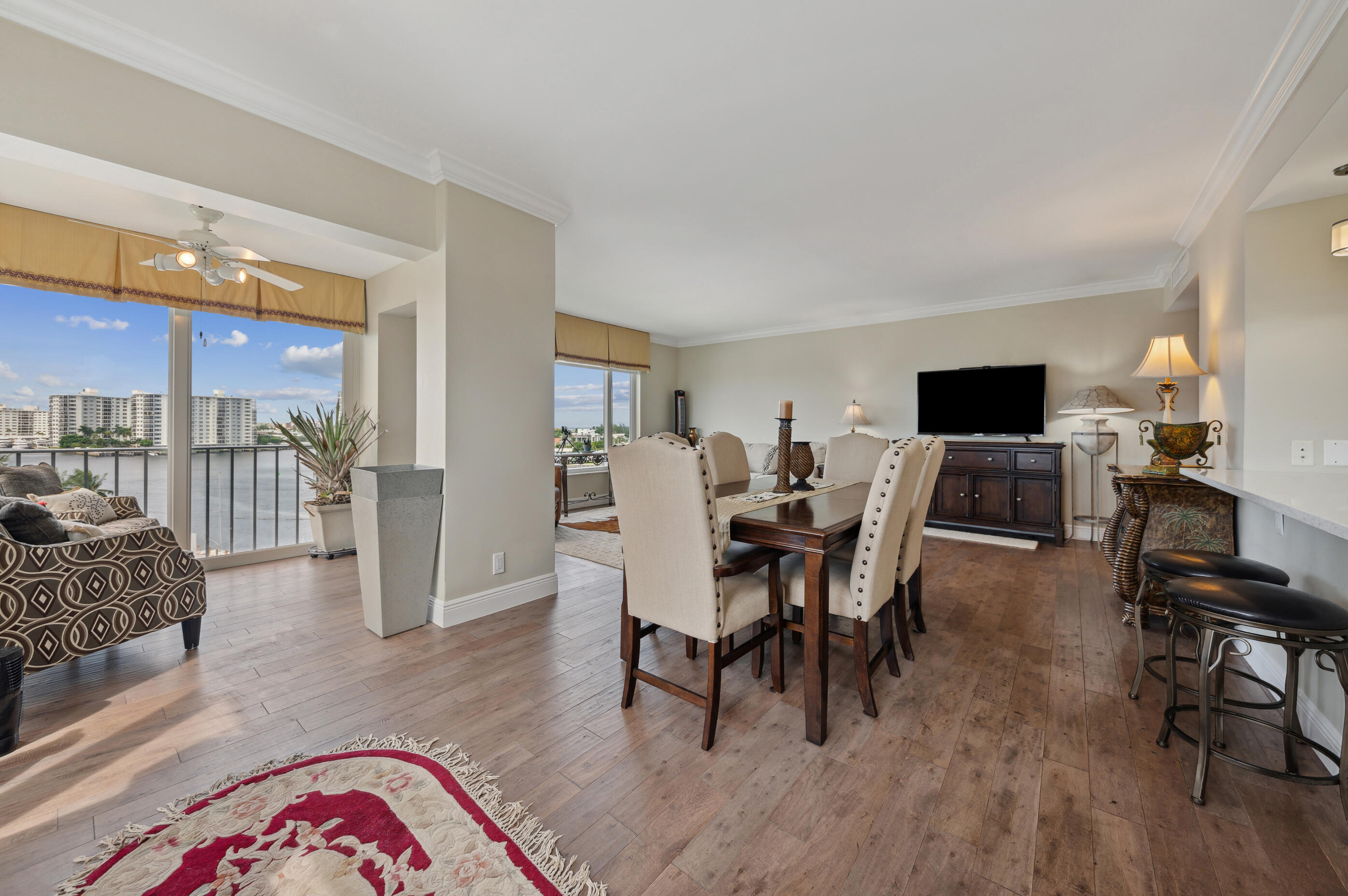 555 SE 6th Avenue 7h