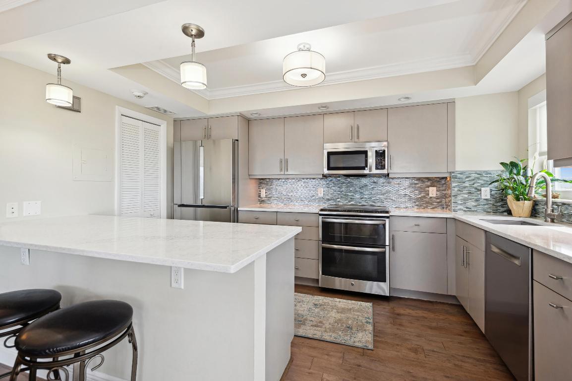 555 SE 6th Avenue 7h