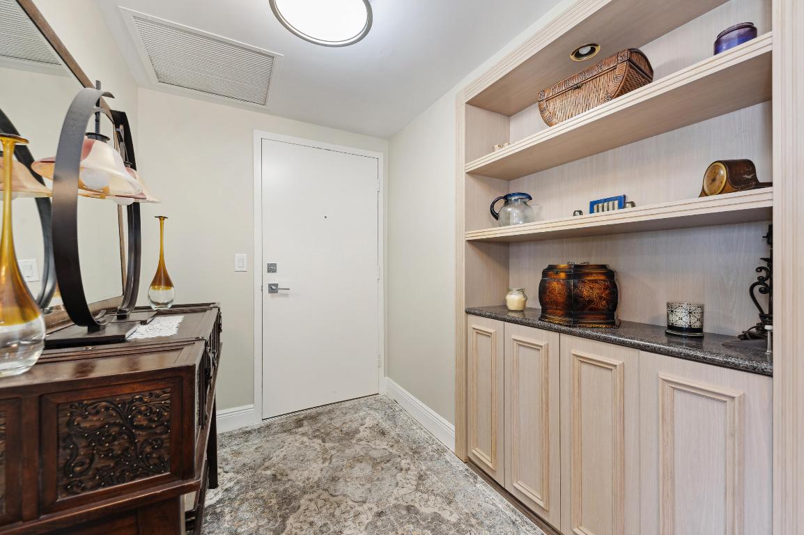 555 SE 6th Avenue 7h