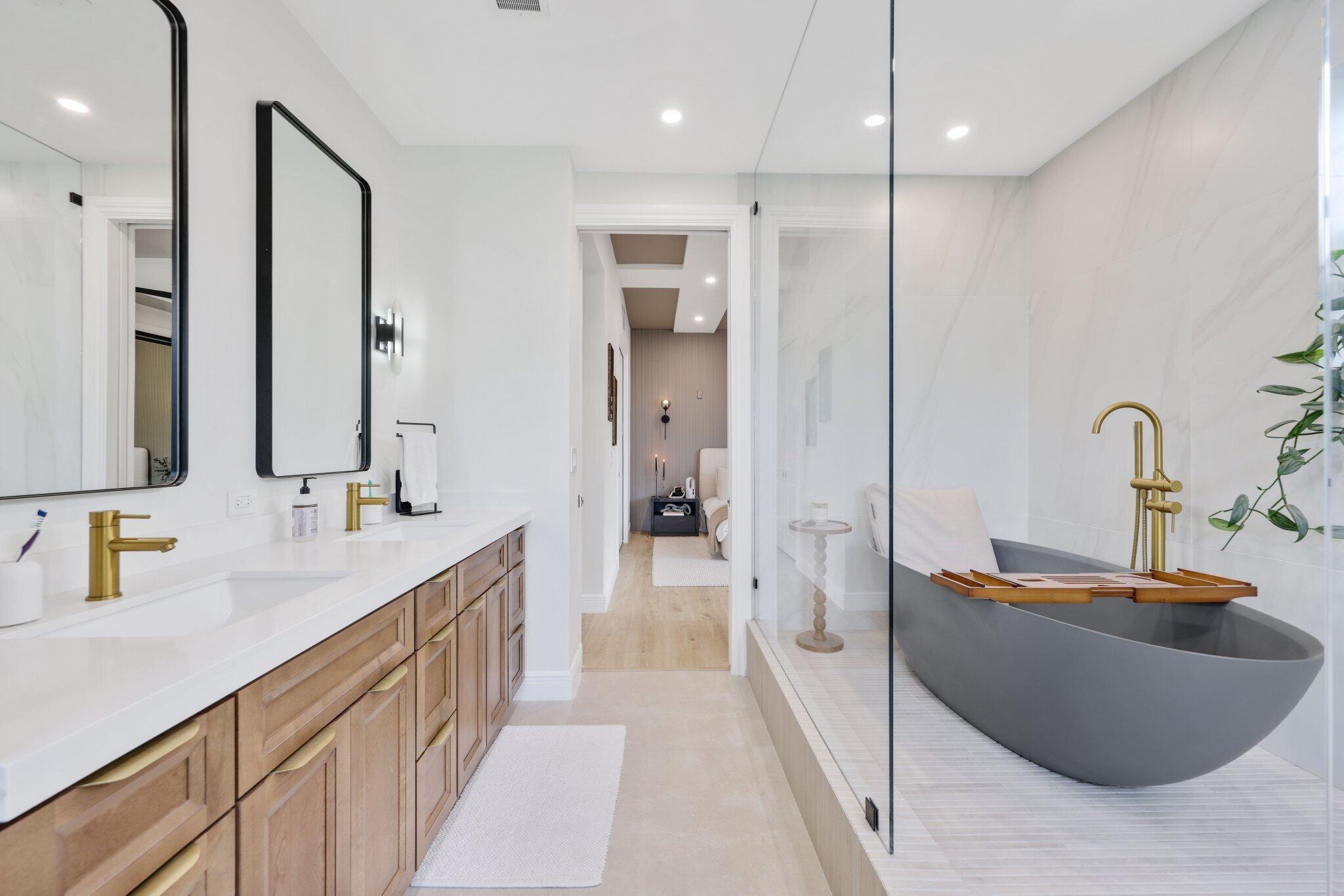 200 NE 2nd Avenue 411