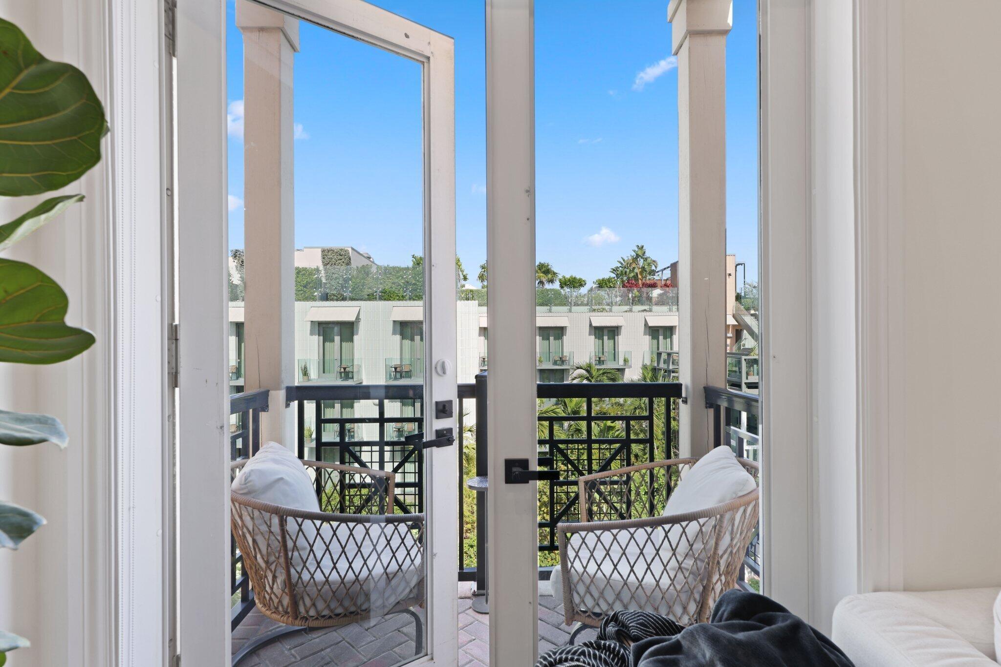 200 NE 2nd Avenue 411