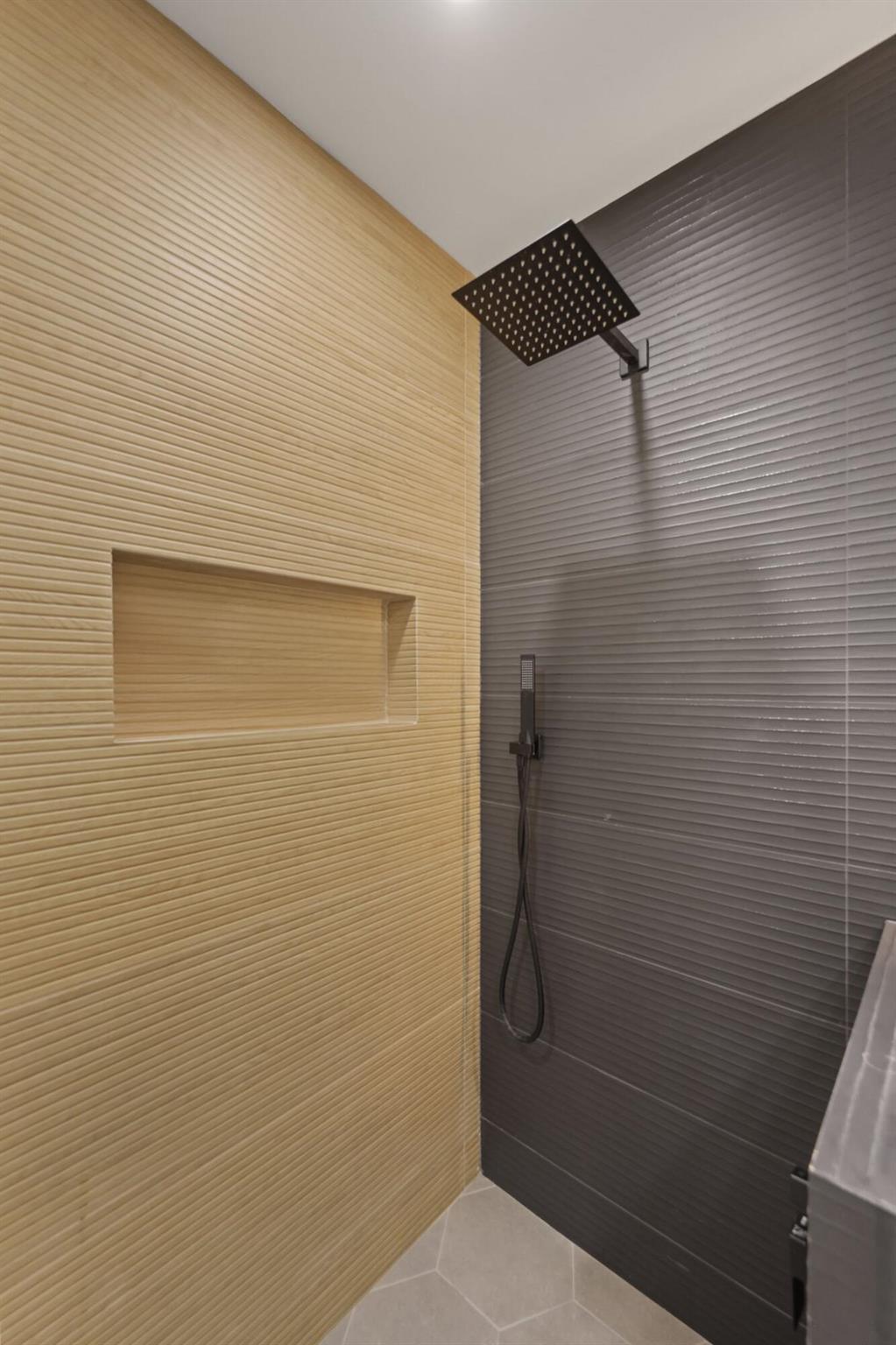 200 NE 2nd Avenue 411