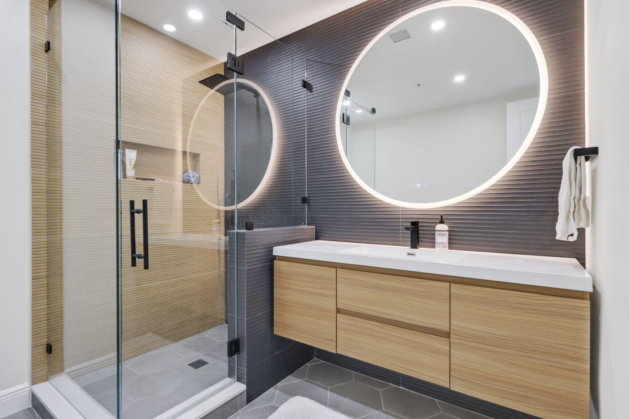 200 NE 2nd Avenue 411