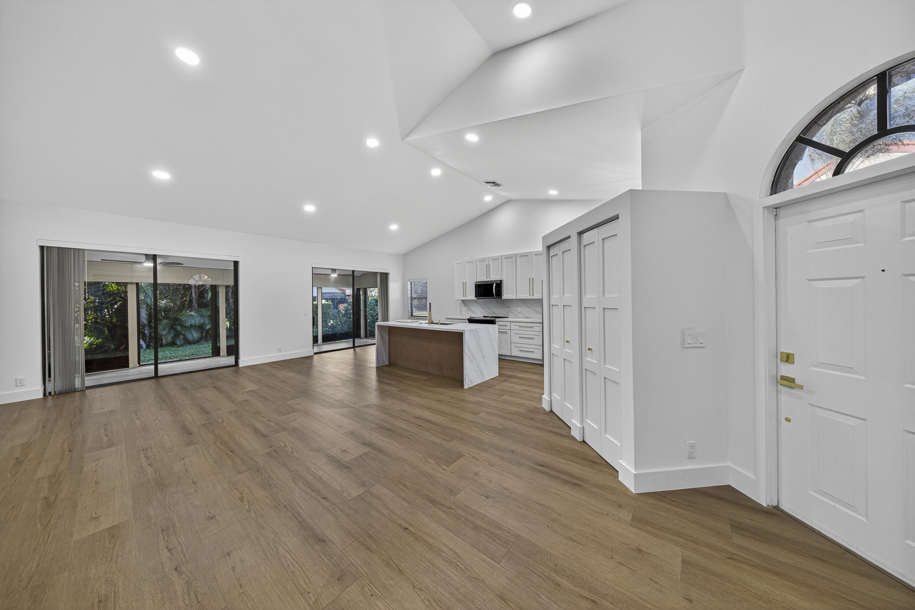 7548 Lexington Club Boulevard B