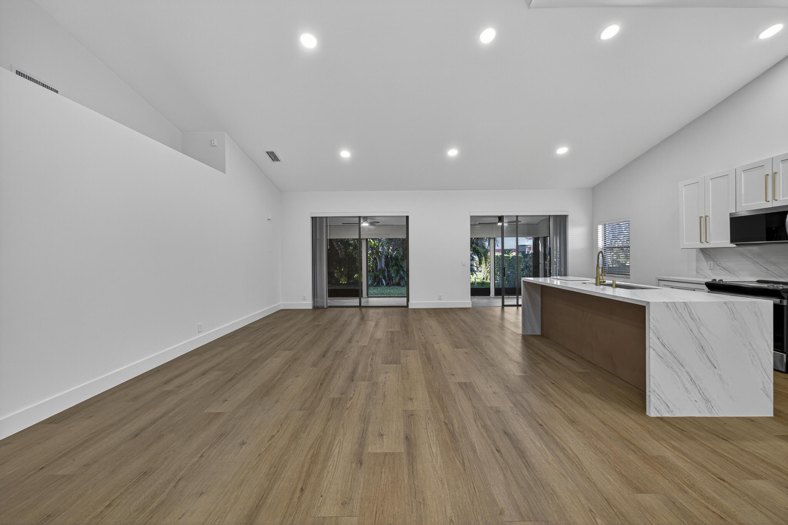 7548 Lexington Club Boulevard B