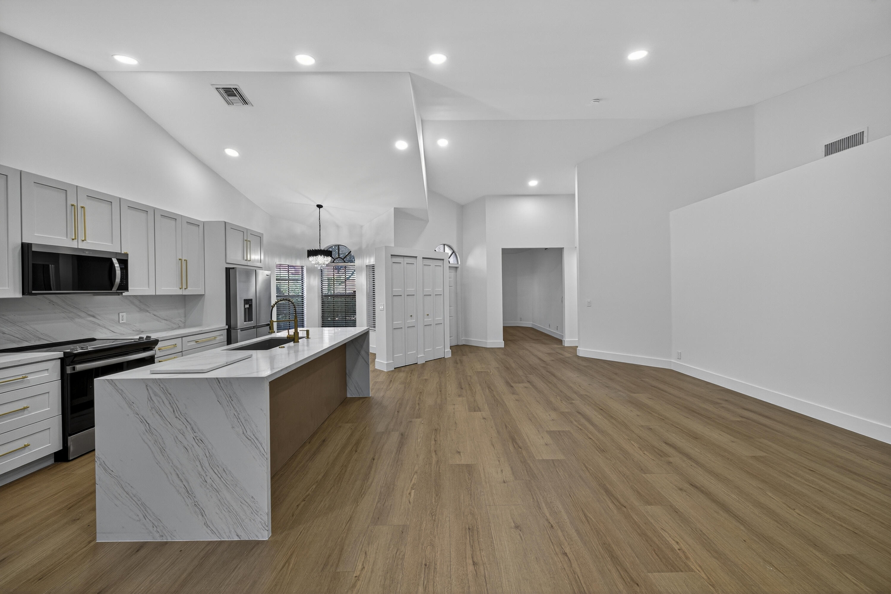 7548 Lexington Club Boulevard B