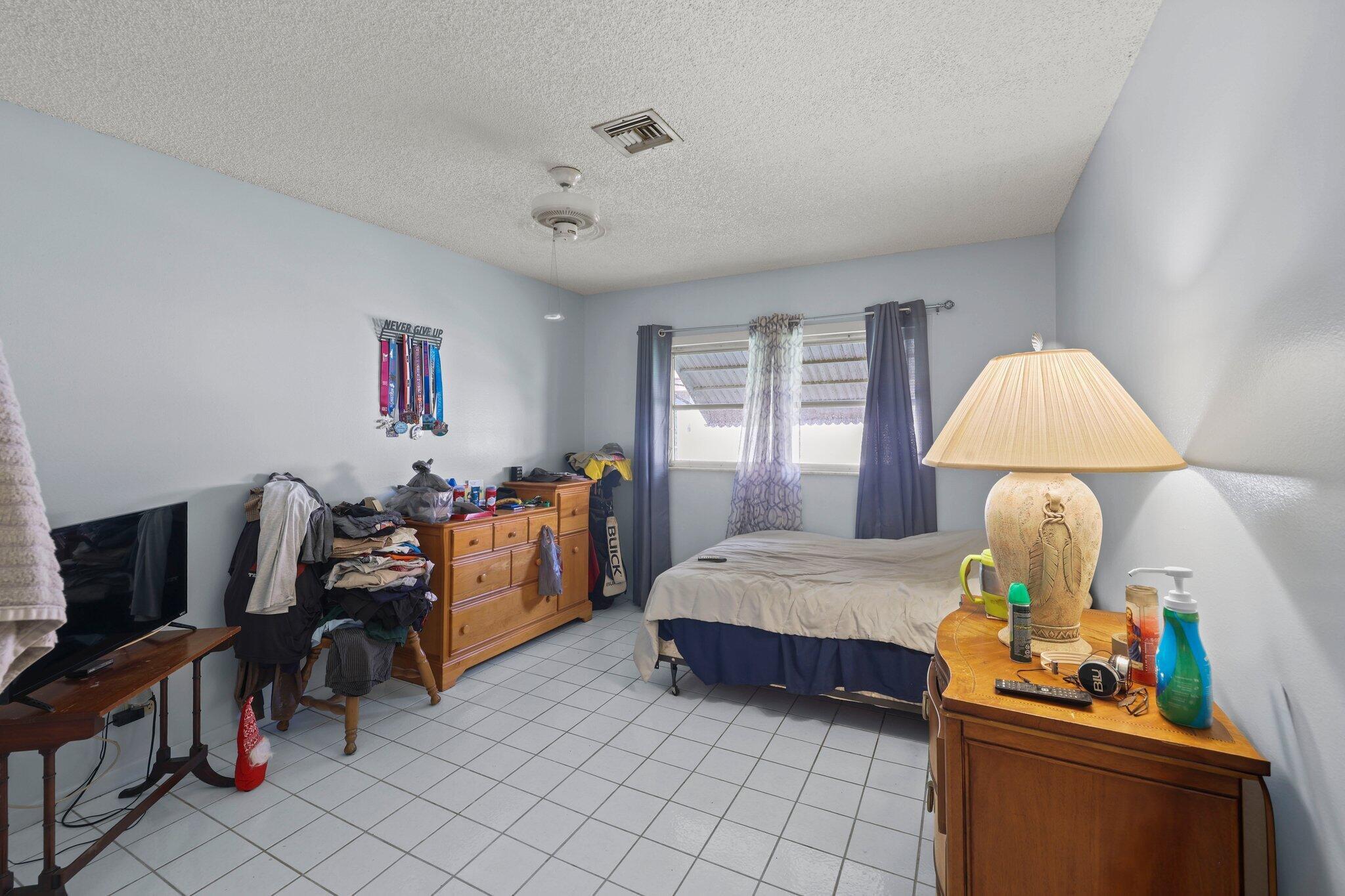 1912 Palmland Drive 3