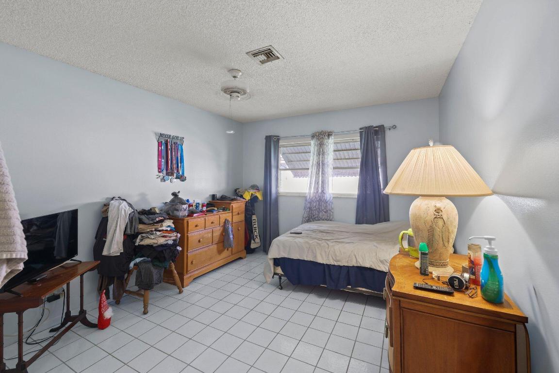 1912 Palmland Drive 3