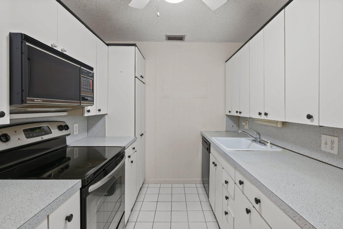 1912 Palmland Drive 3