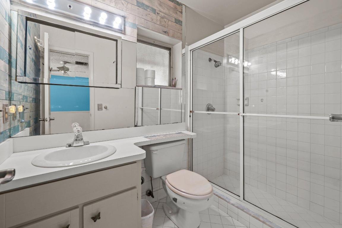 1912 Palmland Drive 3