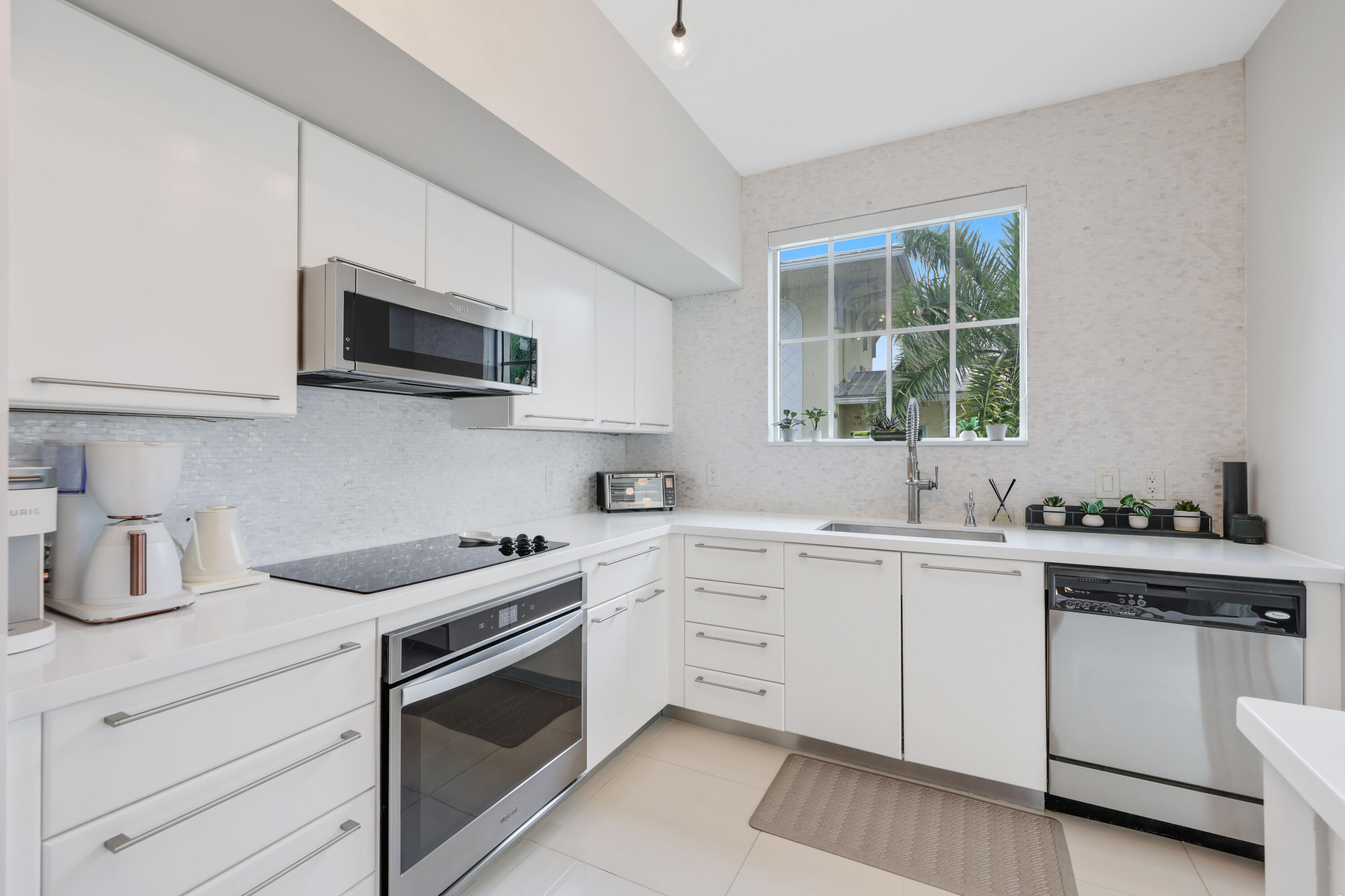 235 NE 1st Street 411