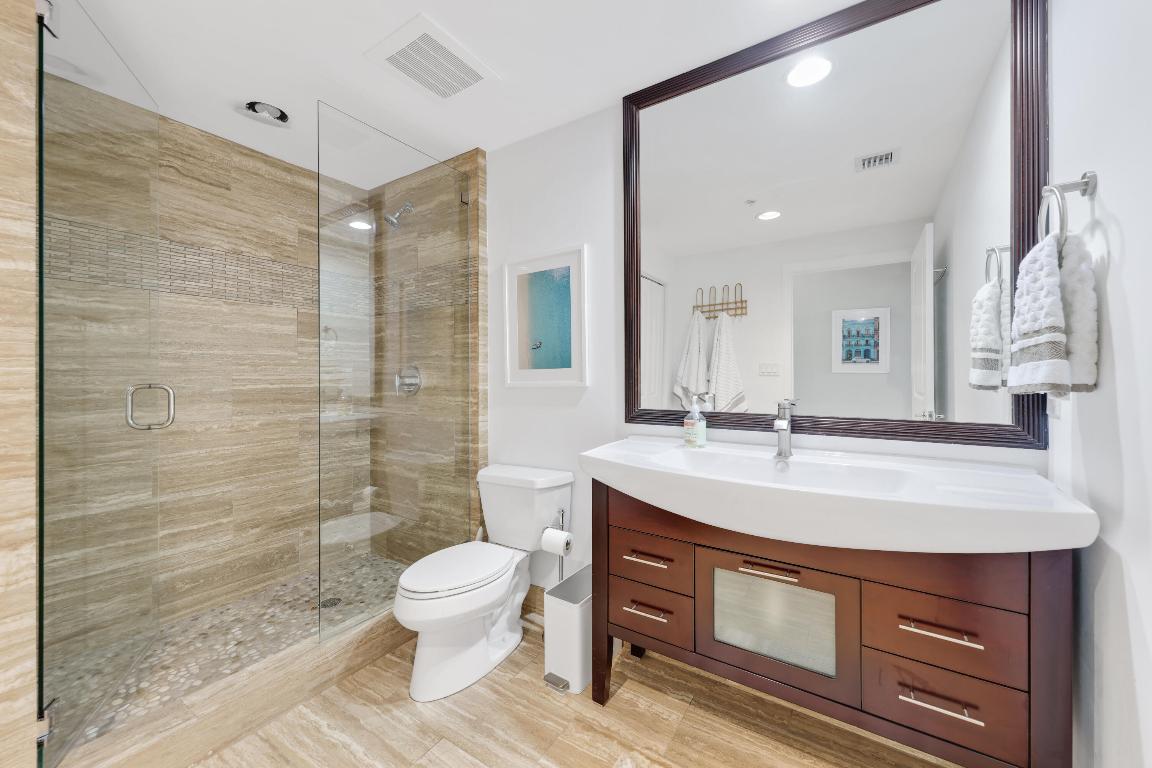 235 NE 1st Street 411