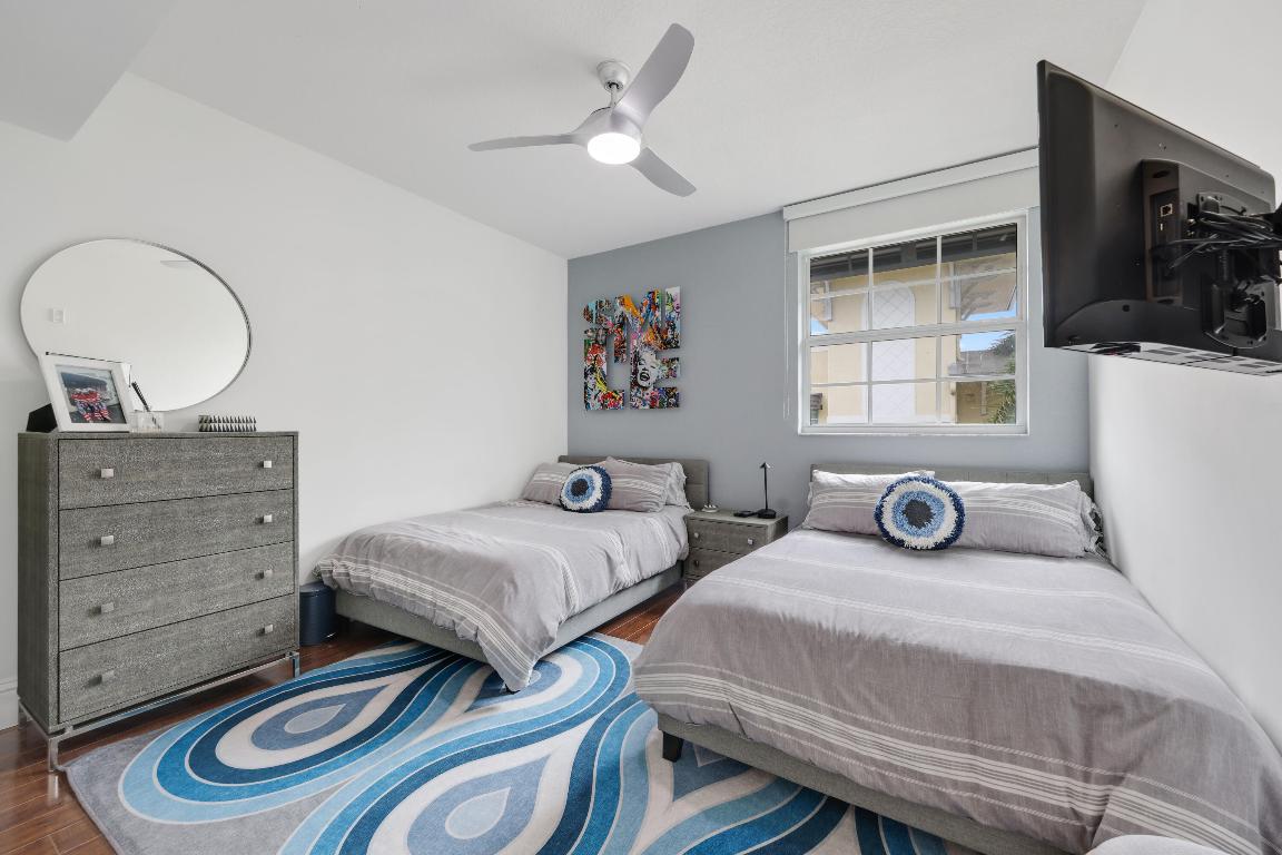 235 NE 1st Street 411