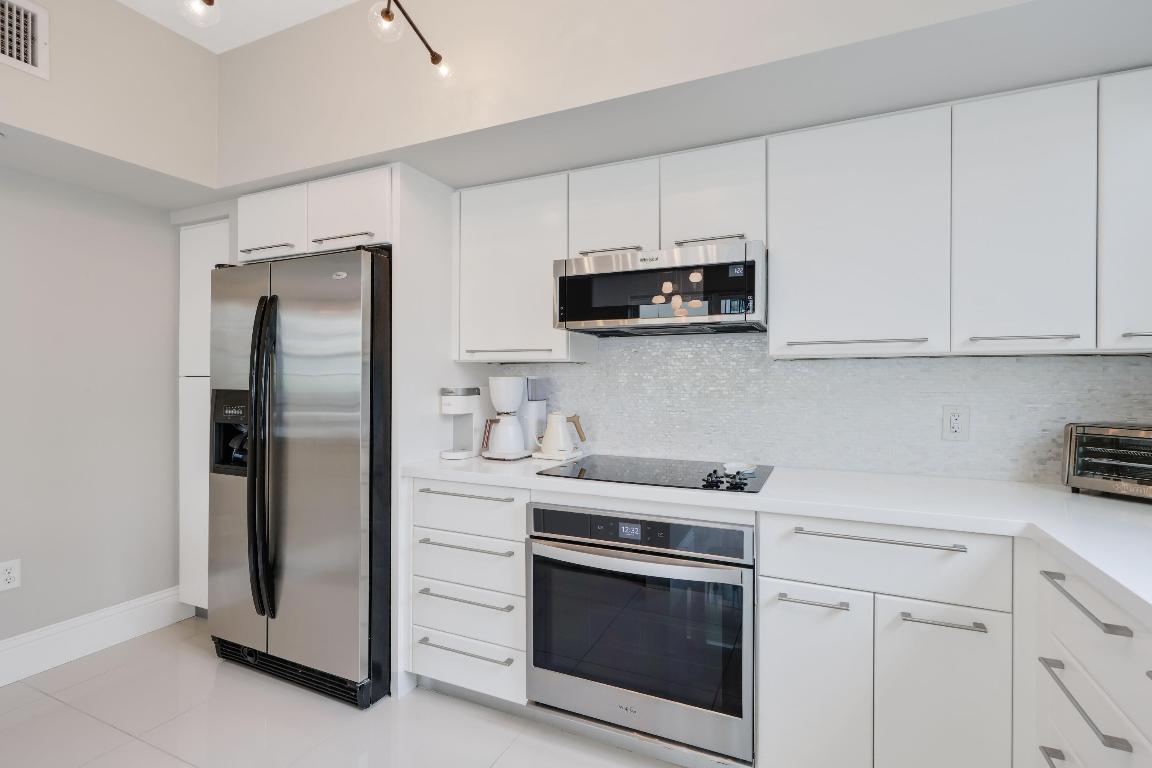 235 NE 1st Street 411