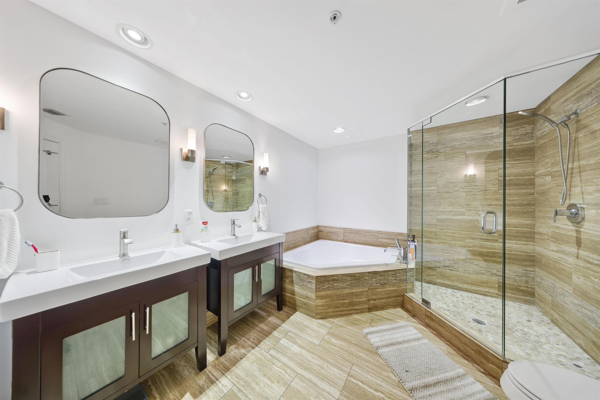 235 NE 1st Street 411