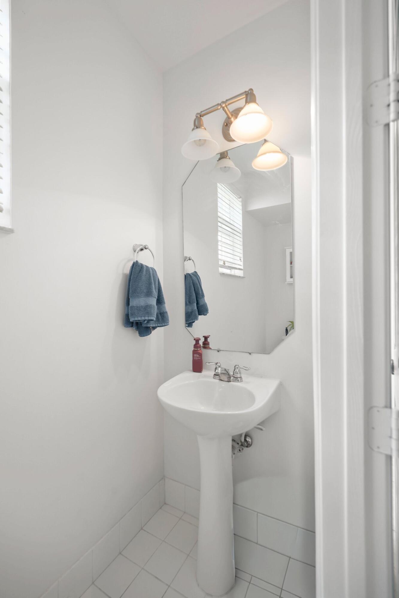 106 S Longport Circle H