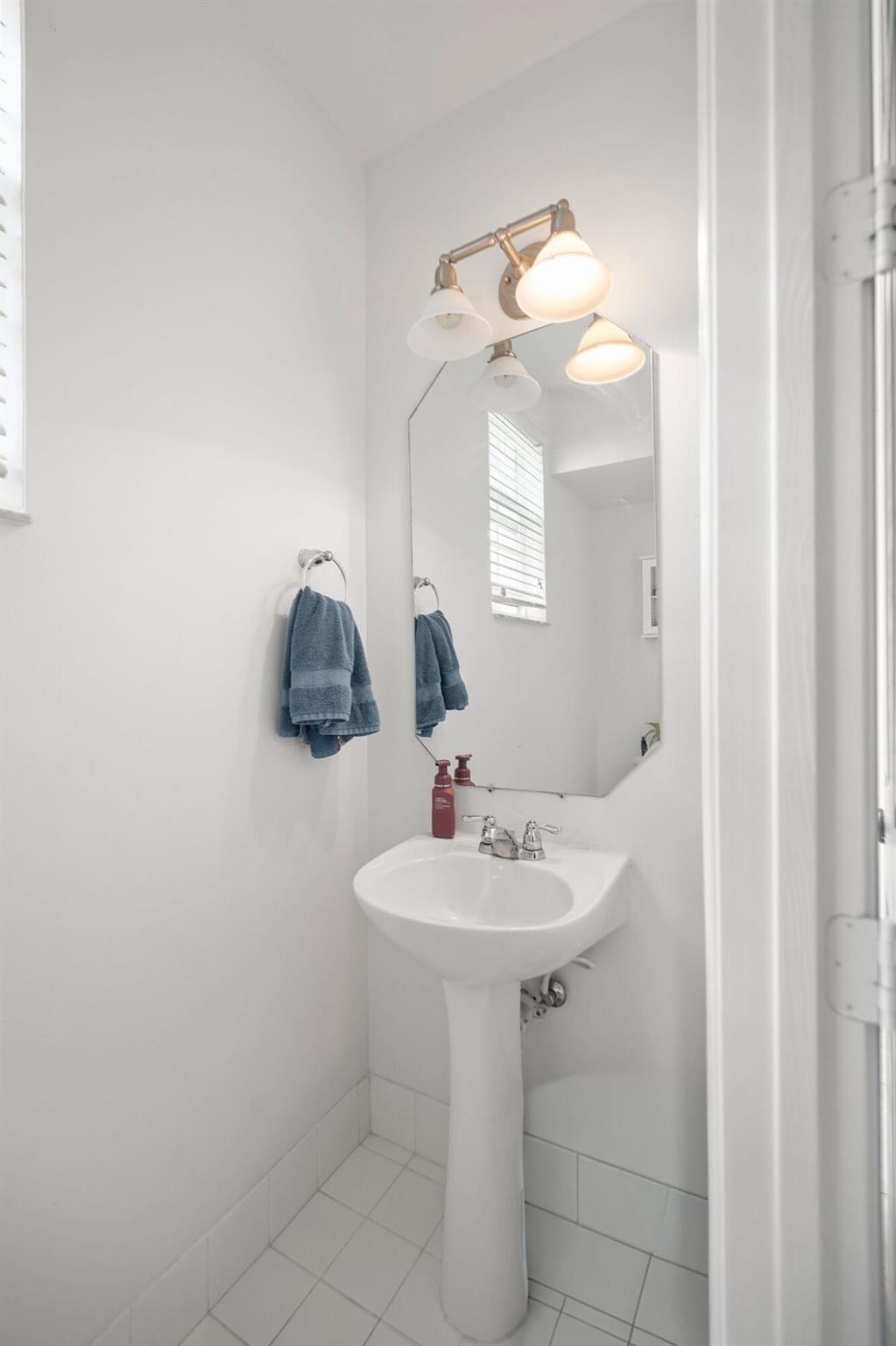 106 S Longport Circle H