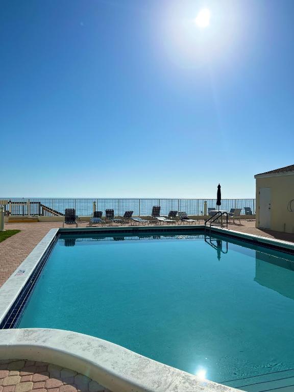 3540 S Ocean Boulevard 910