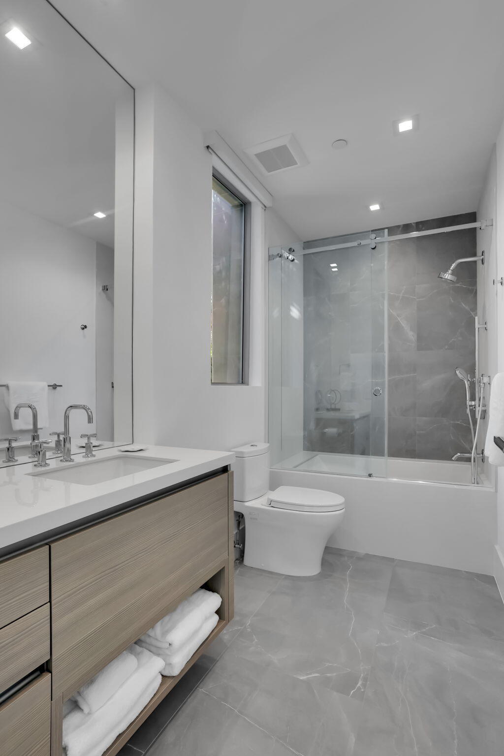 1901 S Ocean Boulevard 9