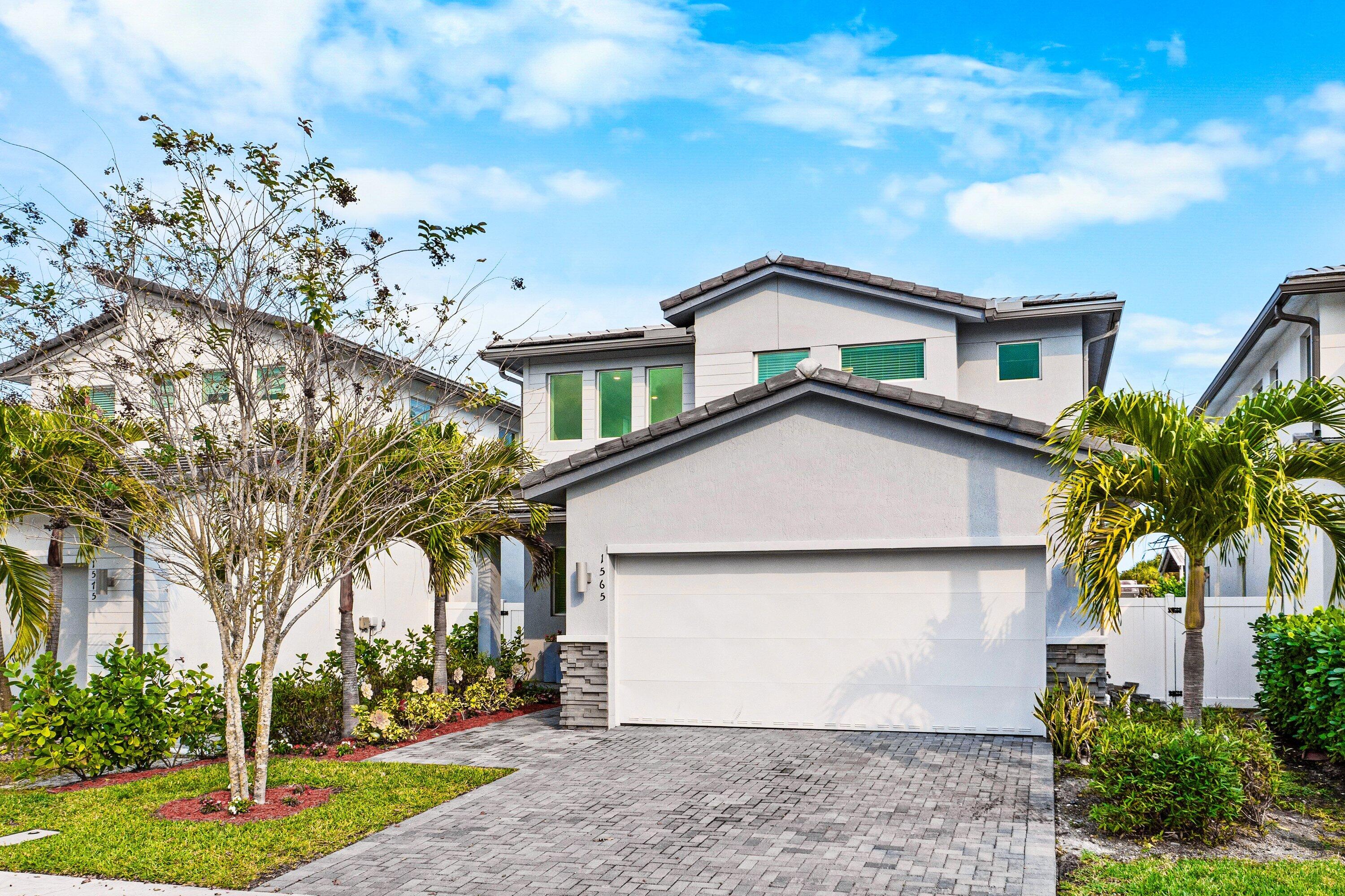 1565 Verawood Lane