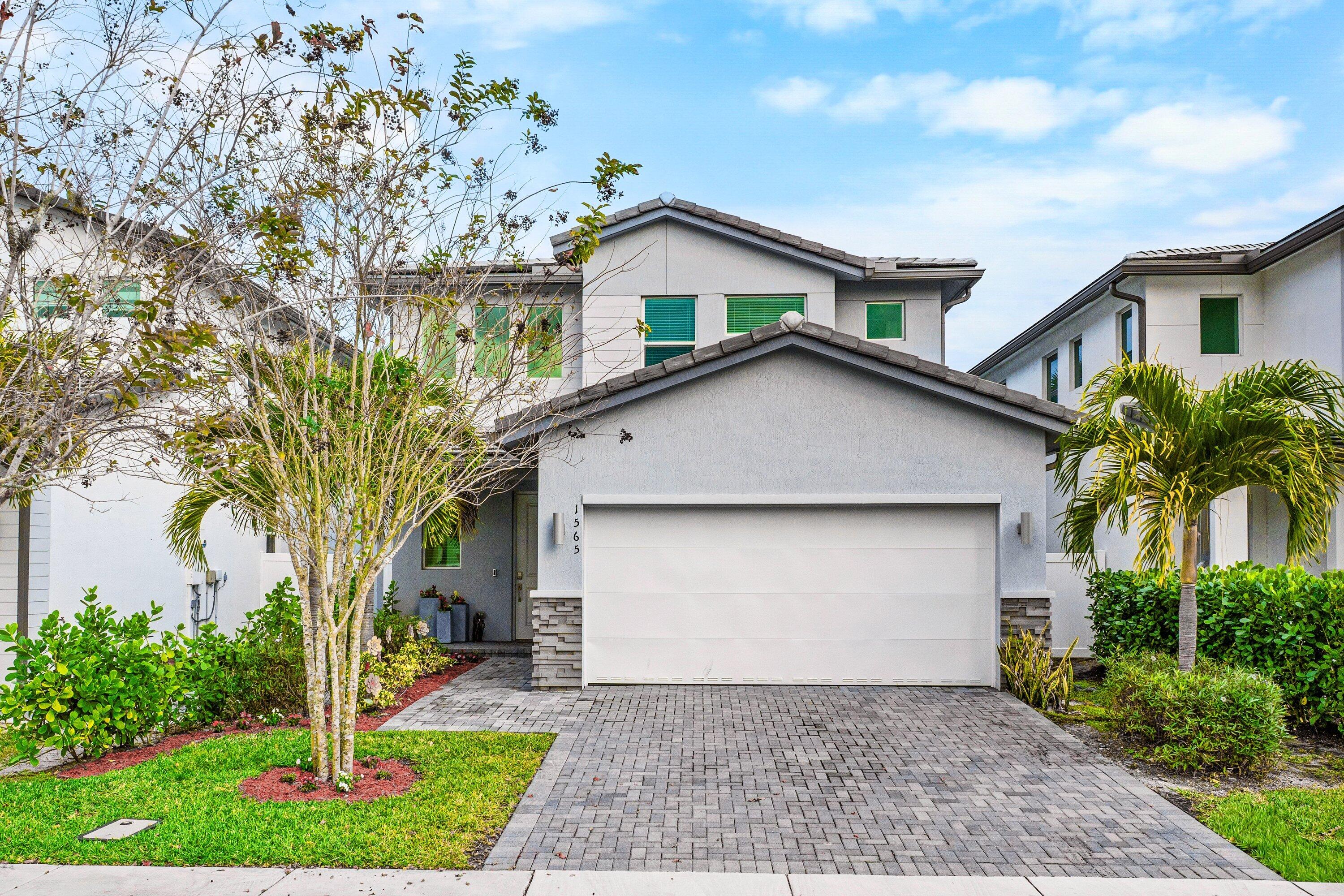 1565 Verawood Lane