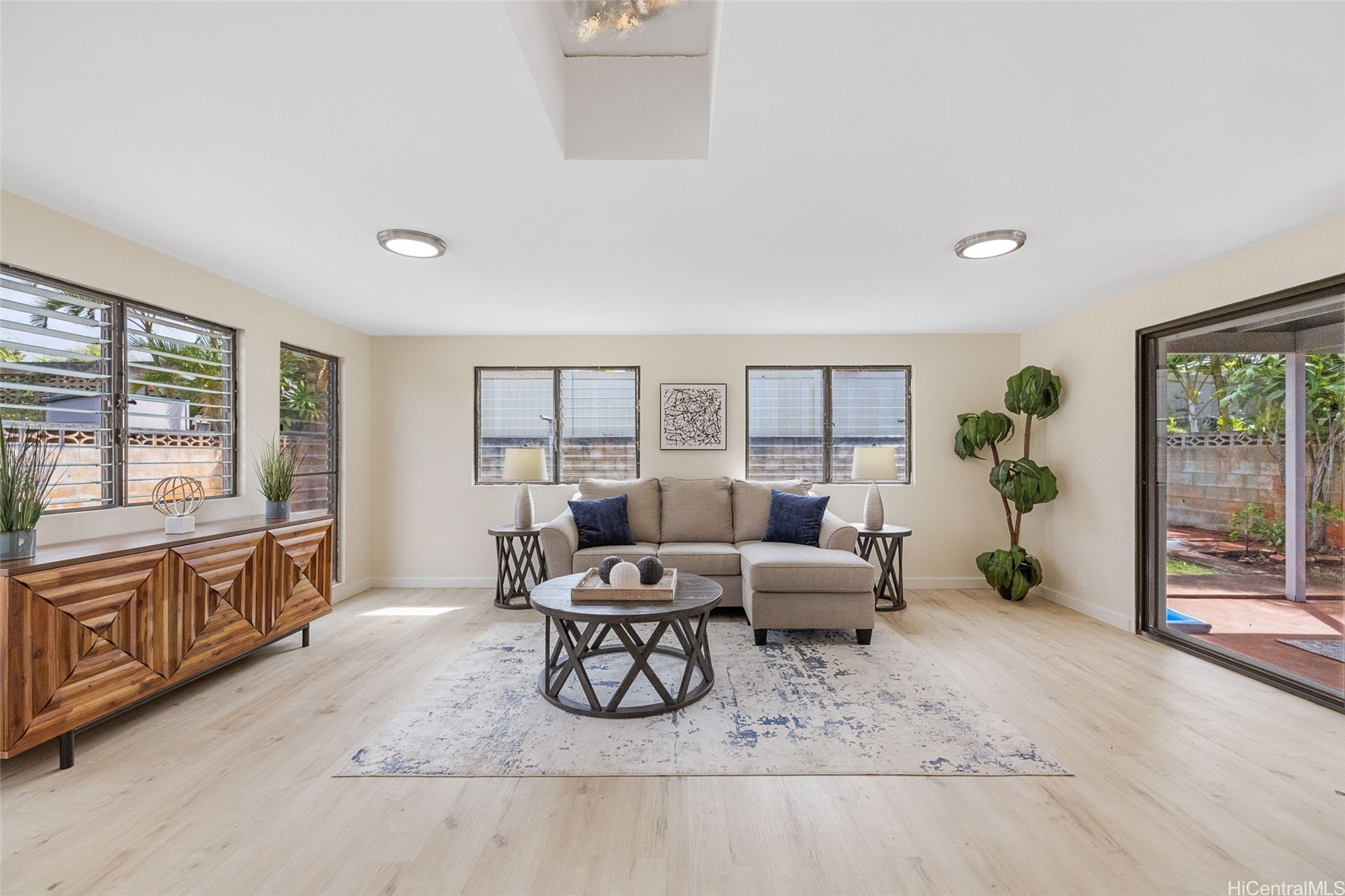 95-1087 Lalai Street