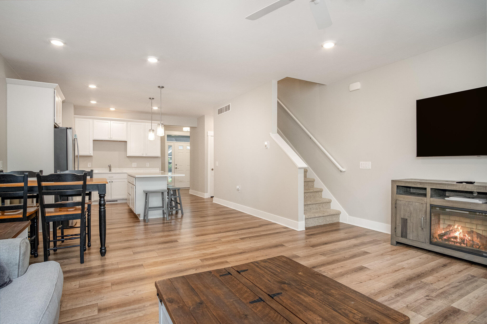 2351 Watertown Way NE, 6