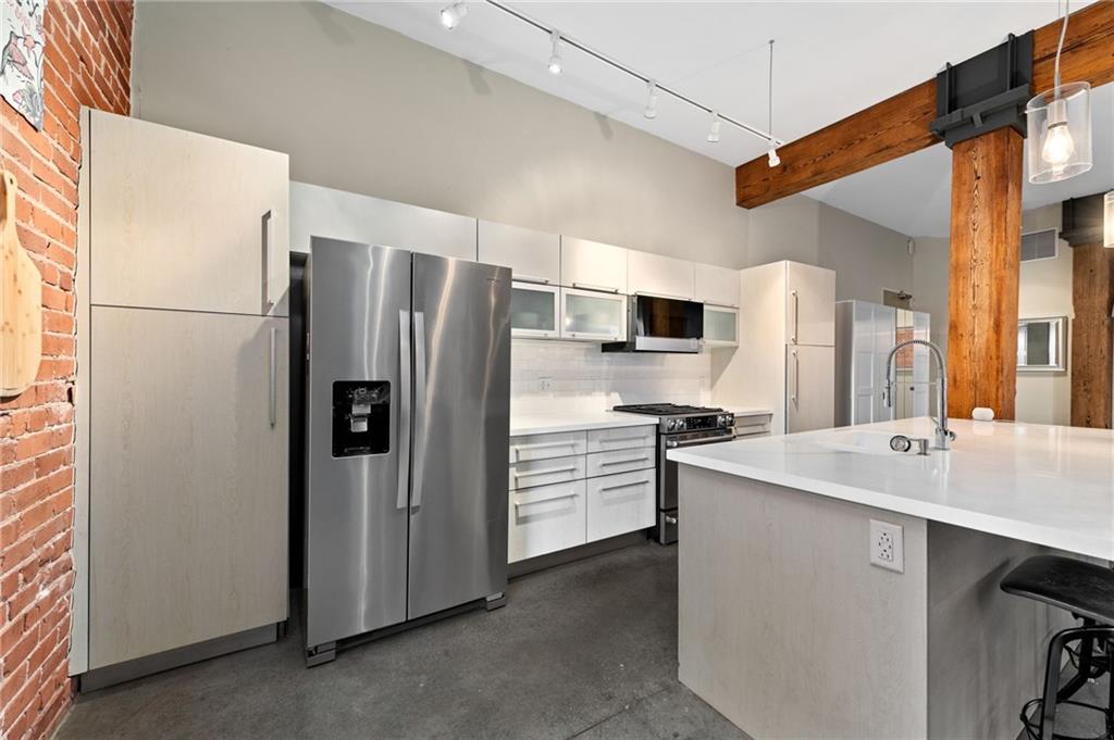 136 Main Street Unit: 405