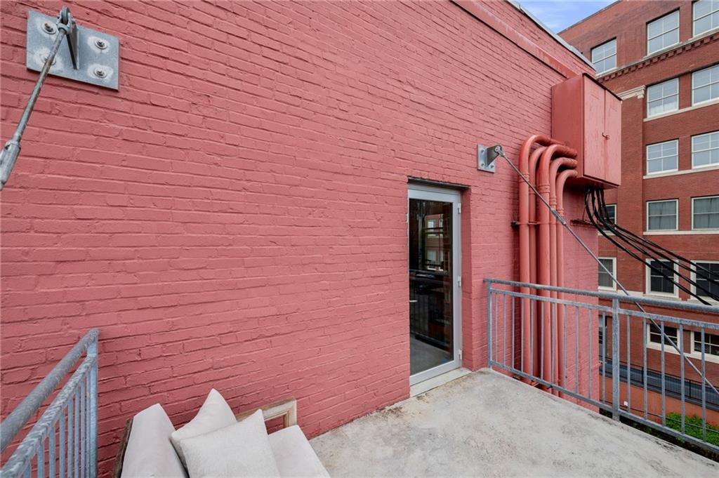 136 Main Street Unit: 405