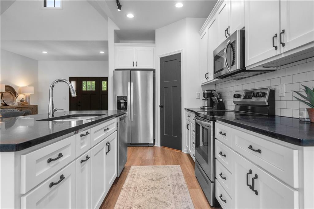 38 Lakeview Lane
