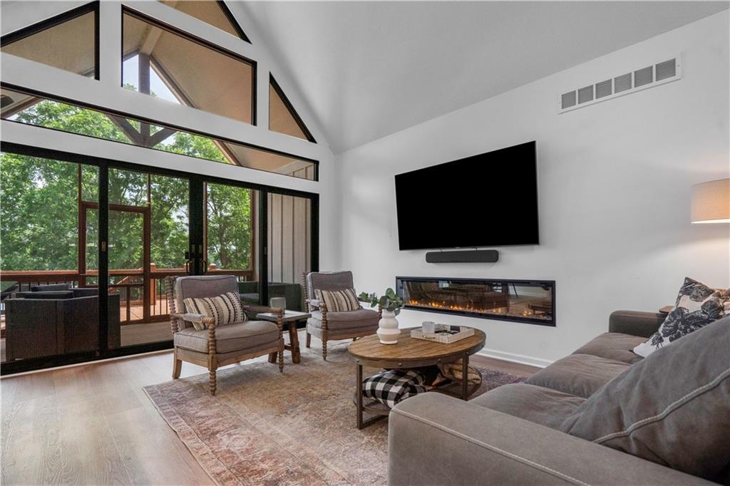 38 Lakeview Lane