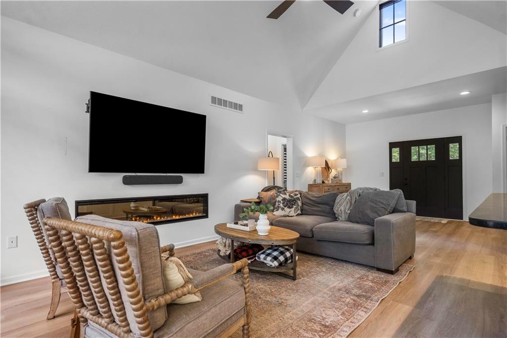 38 Lakeview Lane