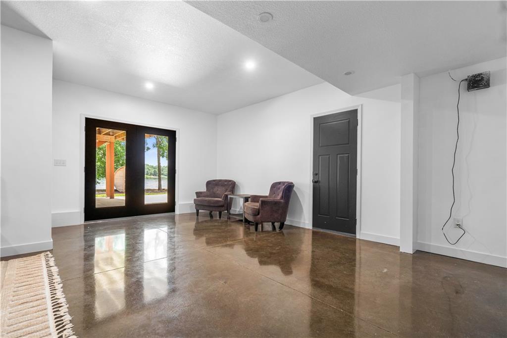 38 Lakeview Lane