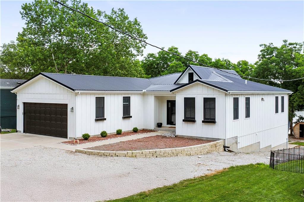 38 Lakeview Lane