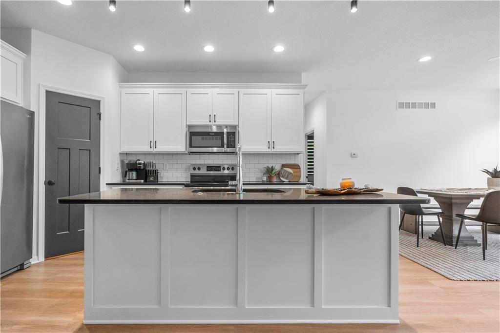 38 Lakeview Lane