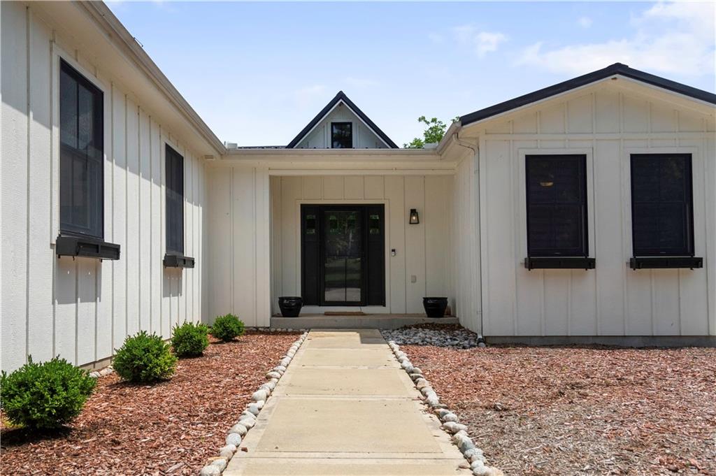 38 Lakeview Lane