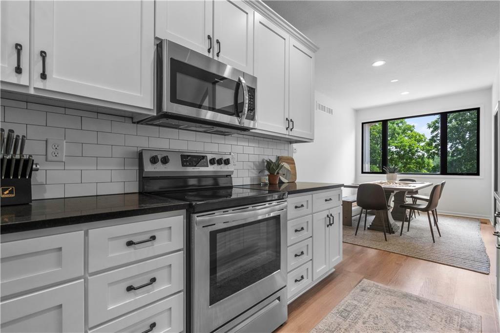 38 Lakeview Lane