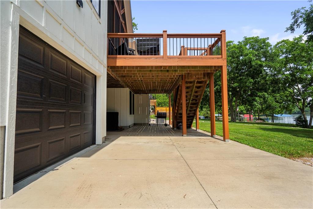38 Lakeview Lane