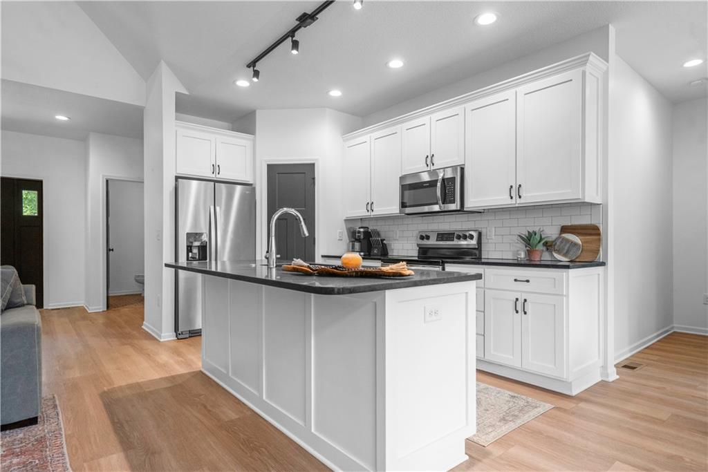 38 Lakeview Lane