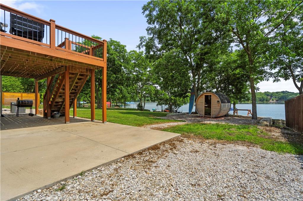 38 Lakeview Lane