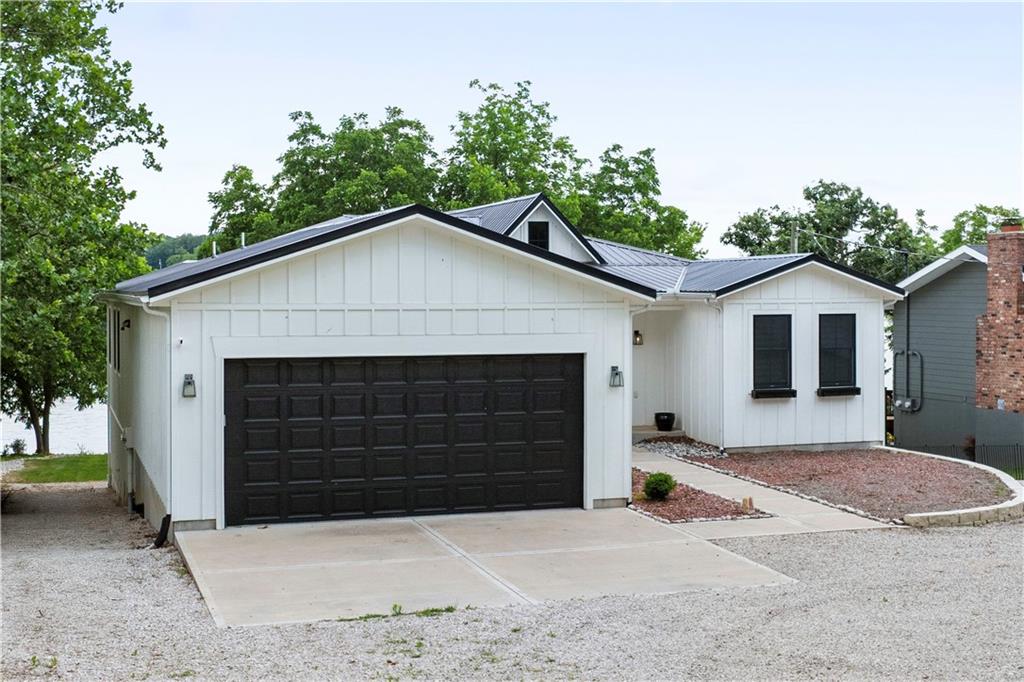 38 Lakeview Lane